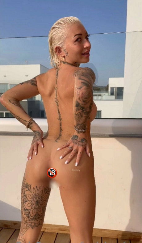 badxlucyfree pretty pornstar image