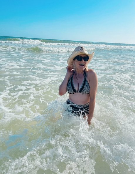 elizabethcastravet perfect star photo