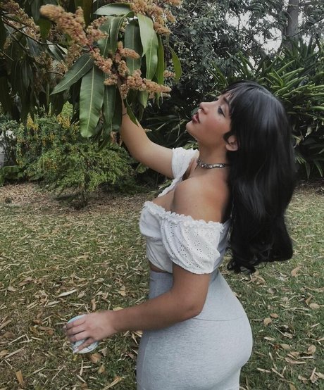 Briny De Laet exclusive star archive