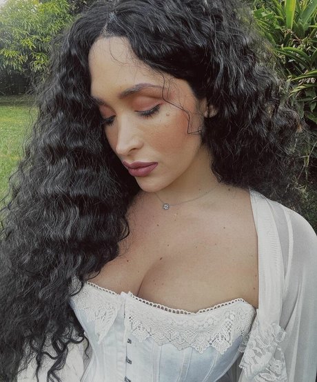 Briny De Laet exclusive model pictures