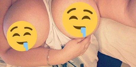 bigandbustytitty model nudes pictures