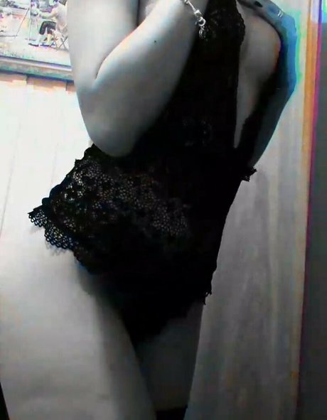 sweetdafnefree hot actress pics