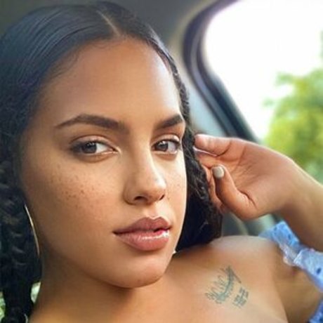 Brasi Quinzel model pornographic gallery