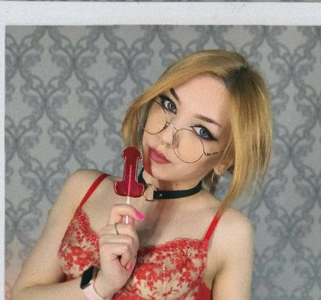 Roxy Loov best model pictures