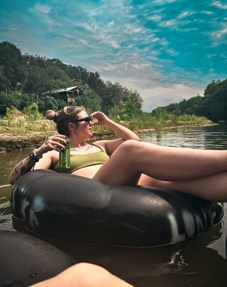 BaileyGoat pornstar pretty gallery