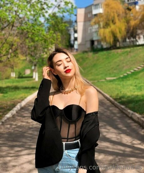 goldenbirds model sex gallery