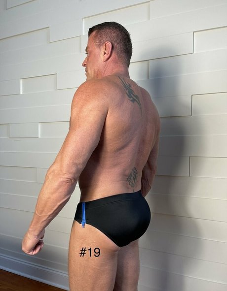 tylersaintfree sexy model pics