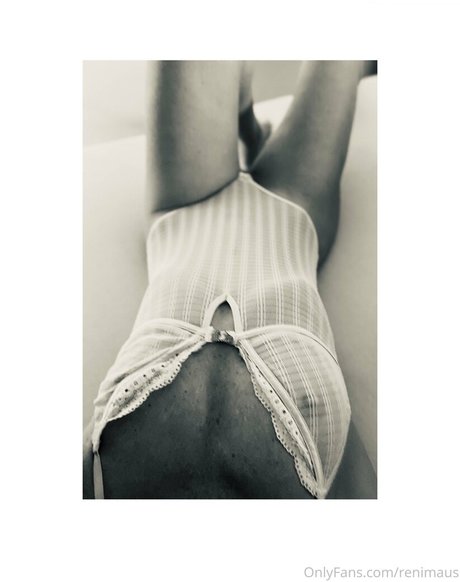 loveislove01 model pornographic photo