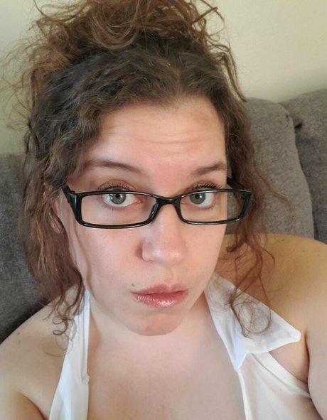 prettylittlecurls actress picture