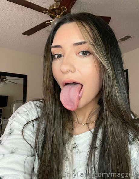 Magzilla Magzillac pretty actress photo