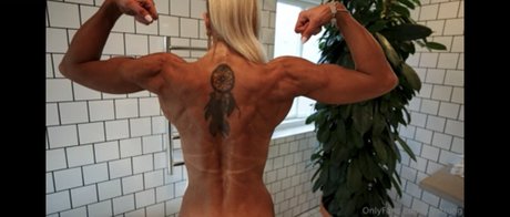 Lily Strong VIP pornographic model pic