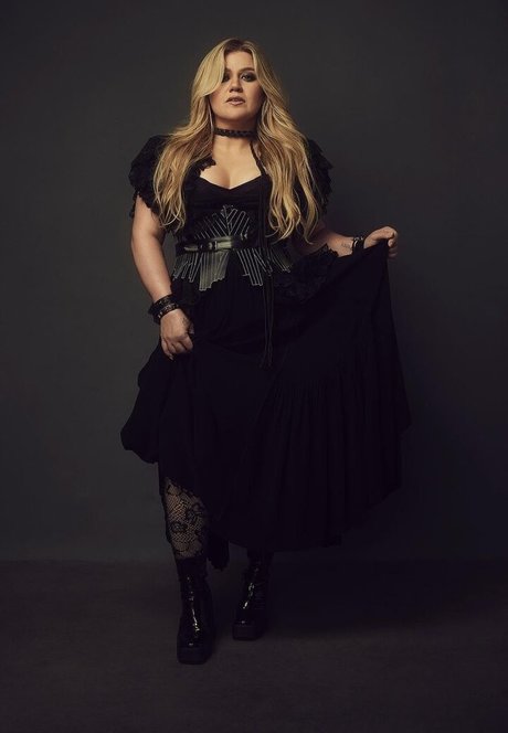 Kelly Clarkson sex model pictures