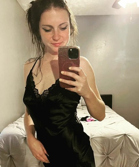 MudslinginTrainwreckVIP beautiful star img