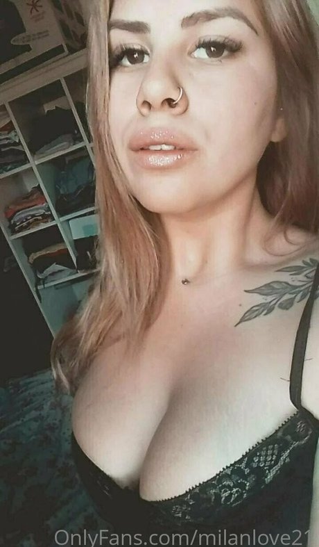 milanlove21 pornstar nude photos