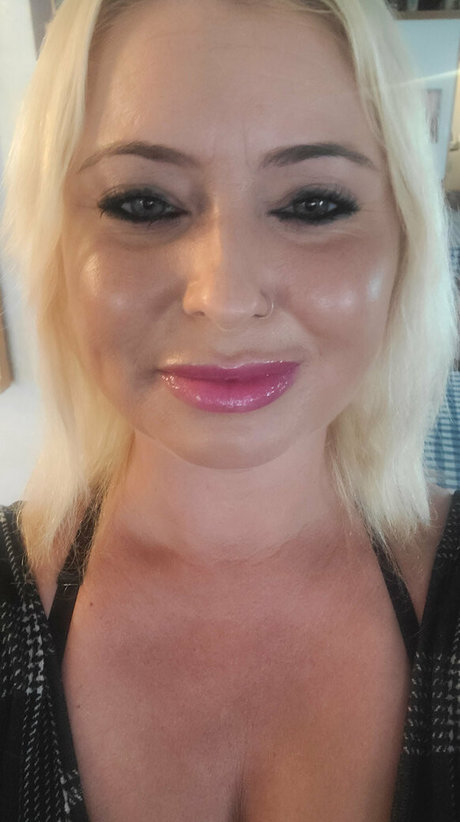 alipie1689 porn actress img