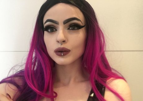 Empress Poison star sexy image