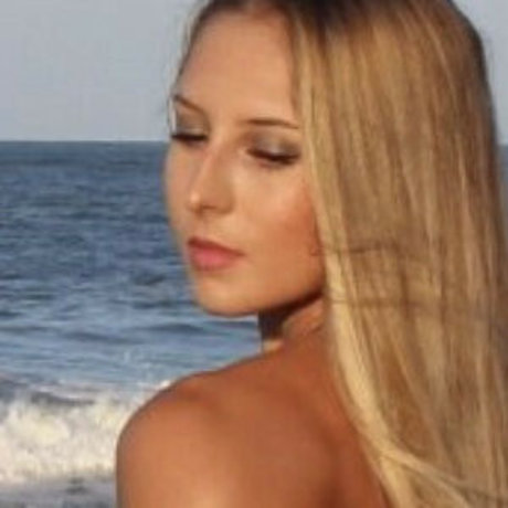 Kelly Young hot pornstar gallery