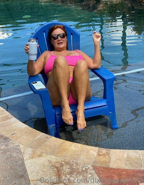 dixiedauphin50 star exclusive image