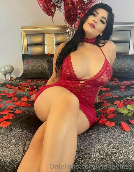 vianeyfree model pornographic pic