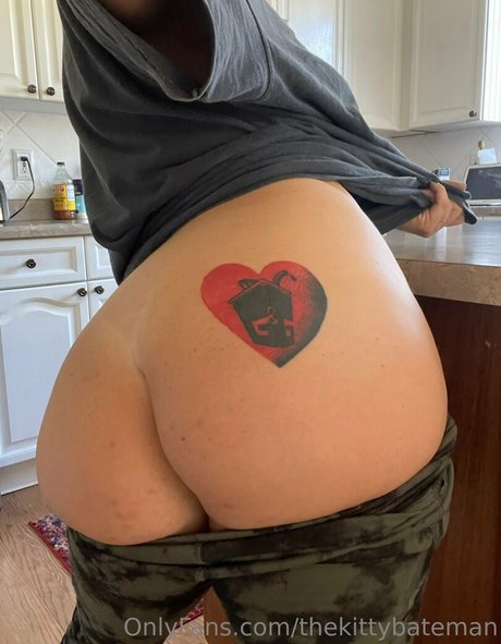 thekittybateman sex pornstar img