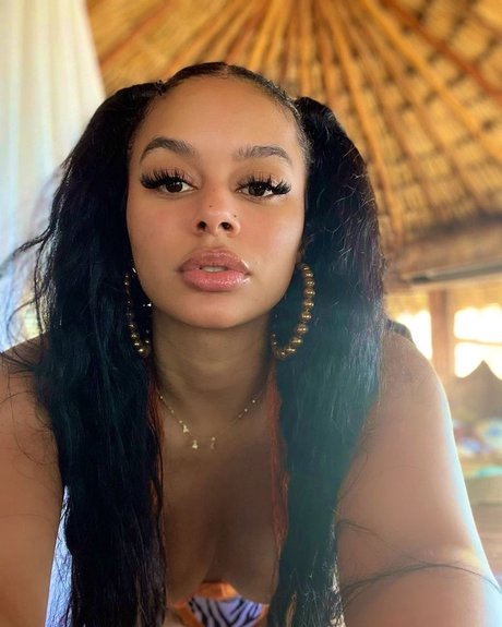 Winny Munhoz best model pics