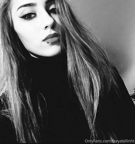 freyanillinht sexy pornstar pics