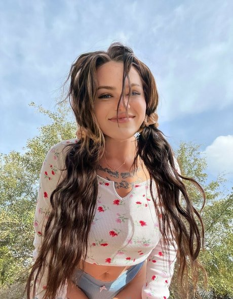 Valkyrieuntamed model sex picture