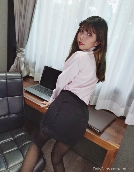 lmusicl pornstar high quality pictures