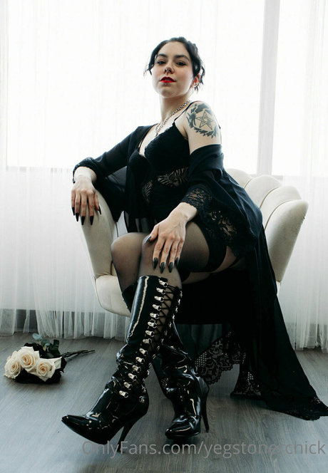 yegstonerchick xxx model images