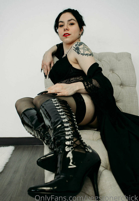 yegstonerchick xxx model gallery