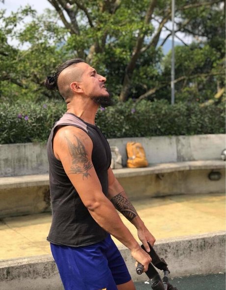 monvalx hd pornstar image