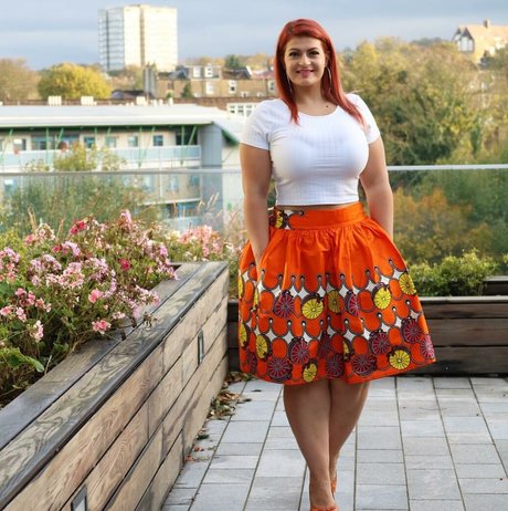 Ioana Chira model art gallery