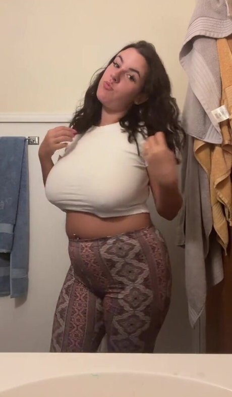 Madison Foster nudes model photos