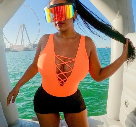 scarlettmrose pretty pornstar img