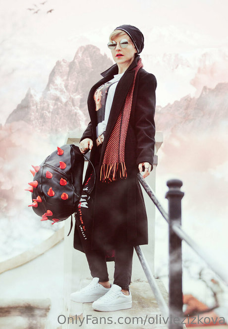 oliviezizkova porn model image