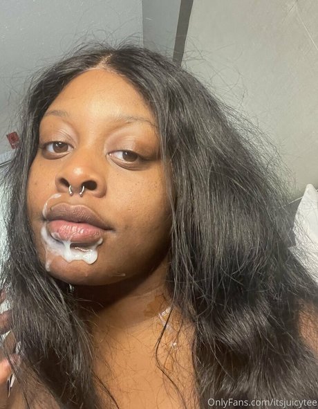 itsjuicytee erotic star pic