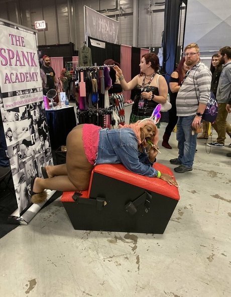 itsjuicytee xxx model pics