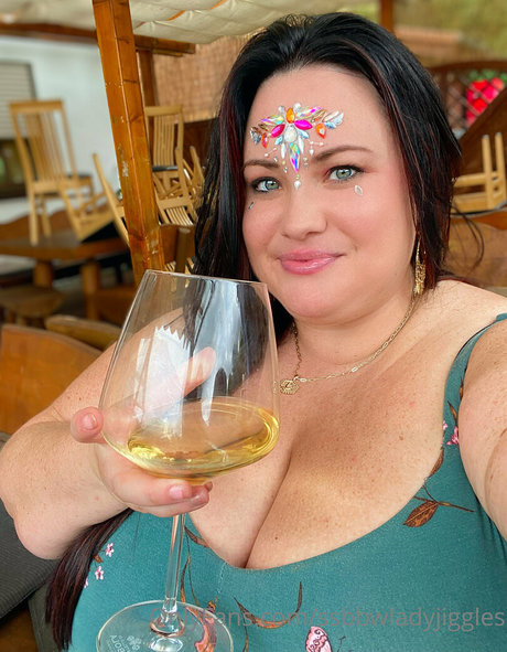 ssbbwladyjiggles porn actress pictures