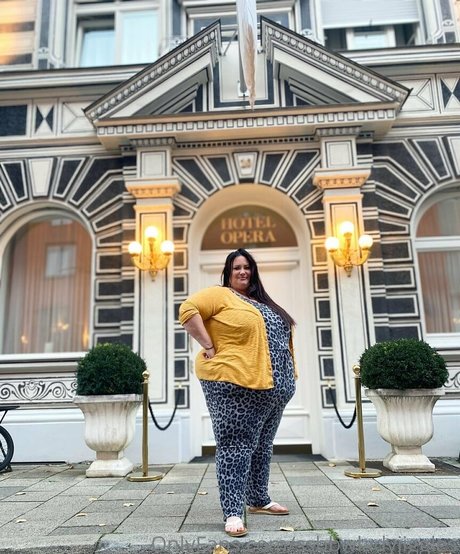 ssbbwladyjiggles high quality star image