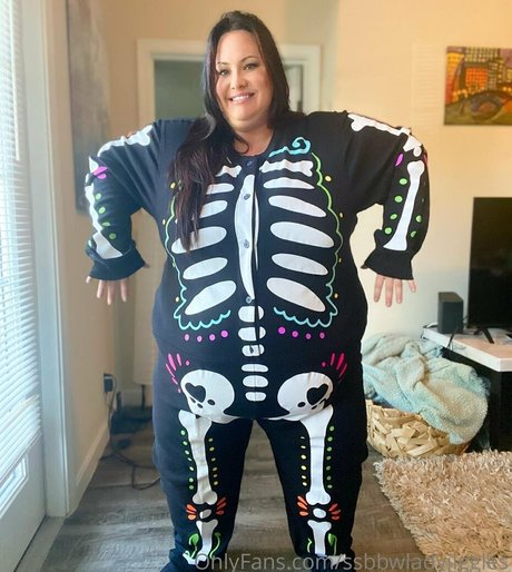 ssbbwladyjiggles pornographic model gallery
