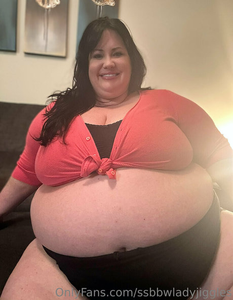 ssbbwladyjiggles art model photos