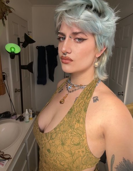 BillieGMcGehee beautiful model pics