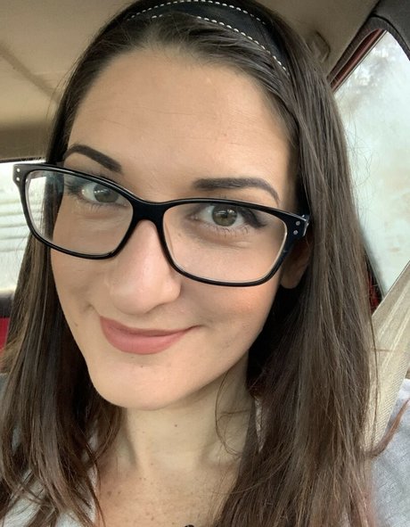 princess poppy model beautiful img