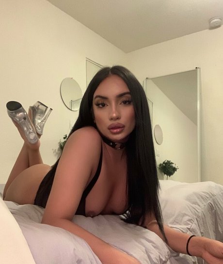 latinavalentinax model beautiful image