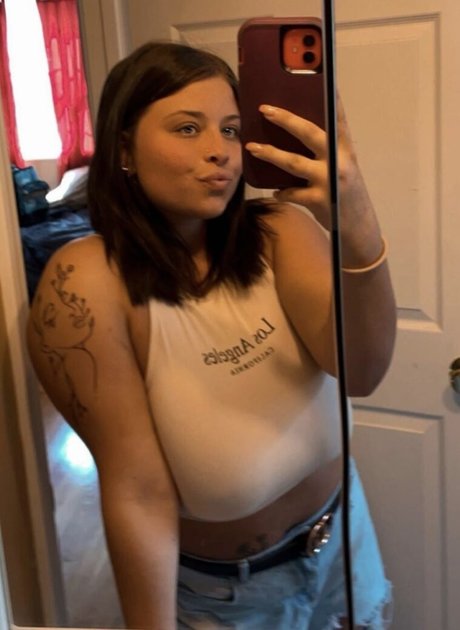 Meghan P exclusive model image