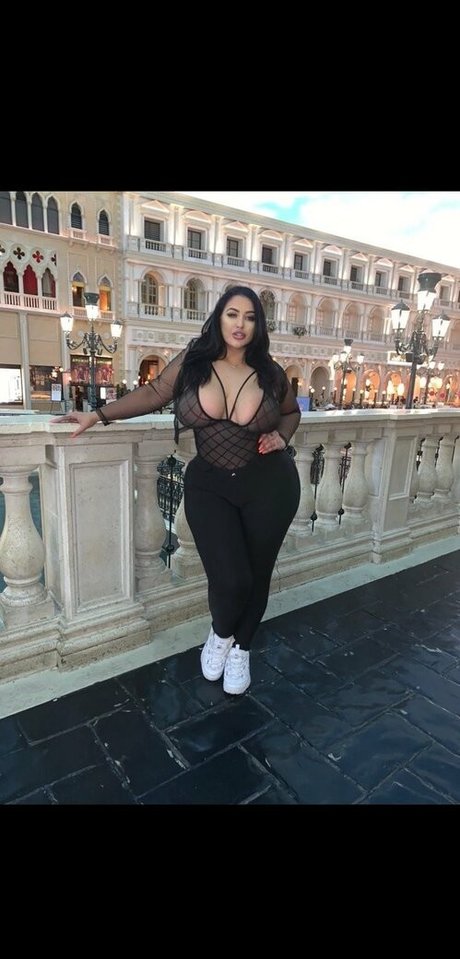 realdiamonddoll model naked picture