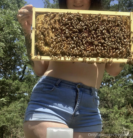 freyjaluv1 art pornstar pictures