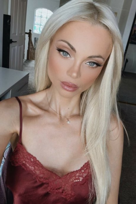 Katja Glieson perfect actress photo