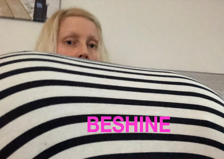 beshinedotcom erotic model picture