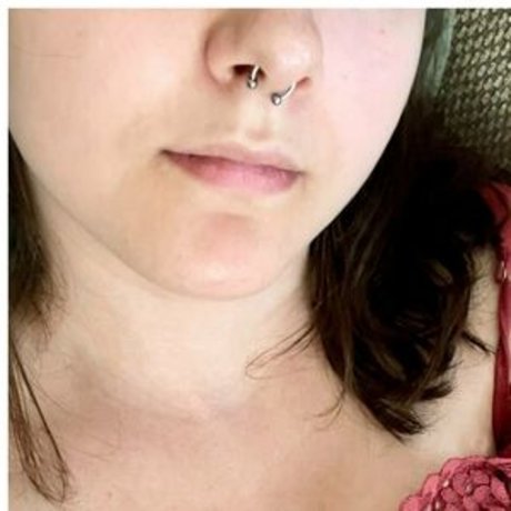 whitishcherry erotic model picture